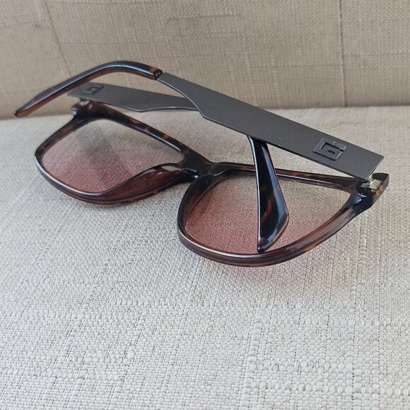 Guess Rectangular Sunglasses Gold Brown Tortoise Brown Gradient 6760 52Q main image 11
